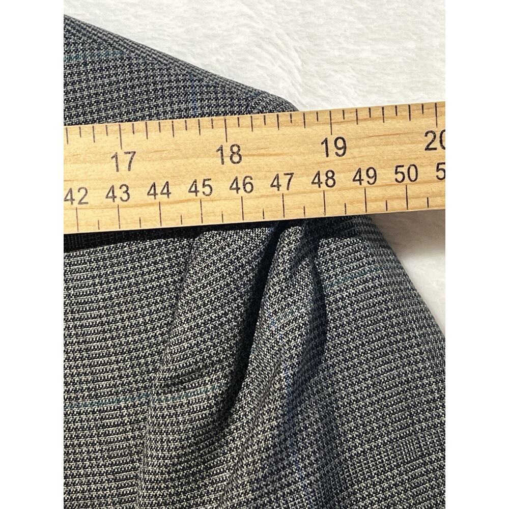 Flaws Vtg Burberry's 40L Gray Puppytooth Subtle Blue Plaid Blazer - Picture 10 of 16